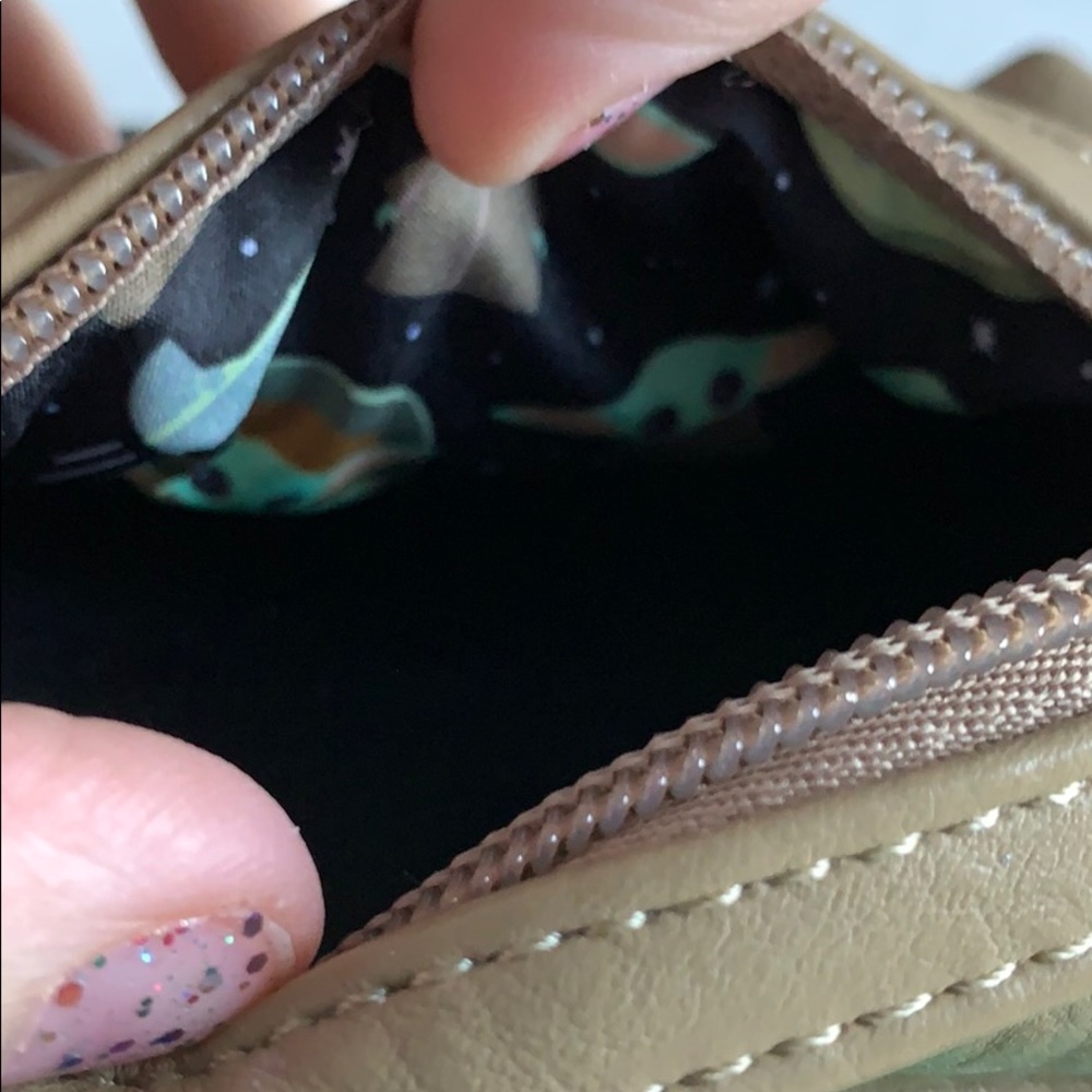 Baby Yoda The Child Grogu Loungefly bag - Picture 4 of 5